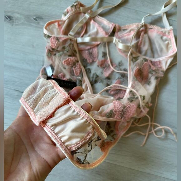 Love is A Drug Lace Bodysuit  One Piece Lingerie See Through Bodysuit Deep V Nwt - Picture 6 of 6